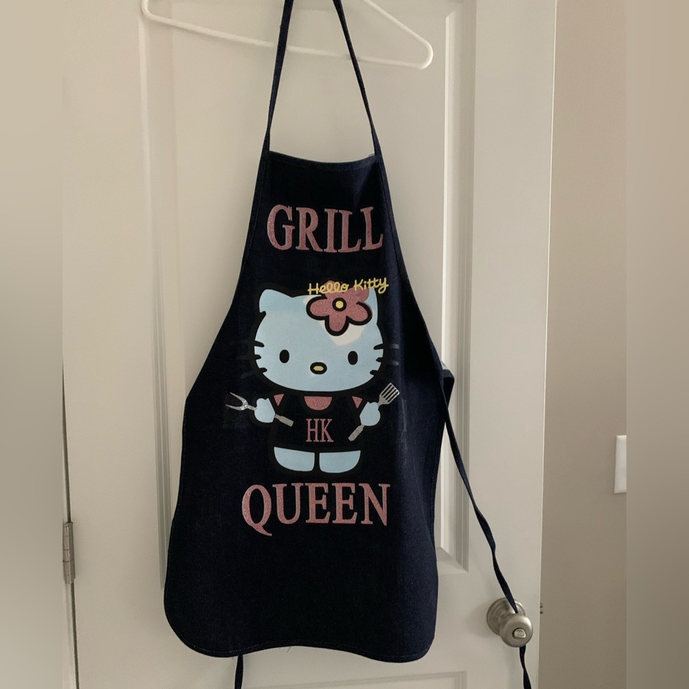 Hello kitty grill queen apron